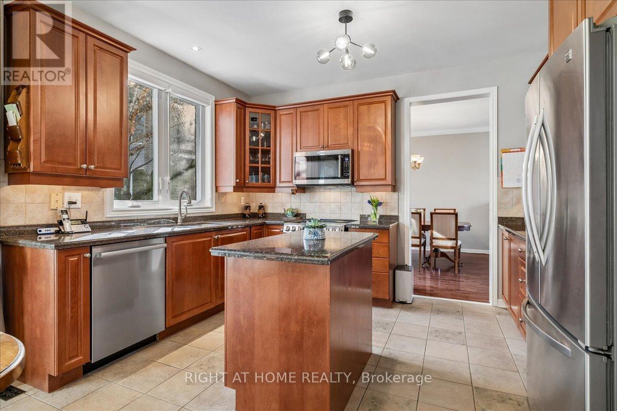 2021 Oak Grove Place, Burlington (Orchard), Ontario  L7L 6M8 - Photo 15 - W13087284