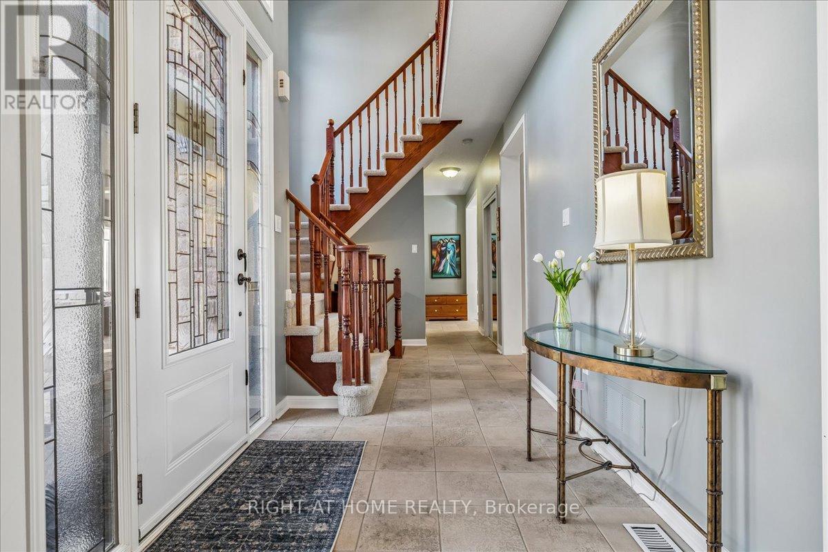 2021 Oak Grove Place, Burlington (Orchard), Ontario  L7L 6M8 - Photo 4 - W13087284