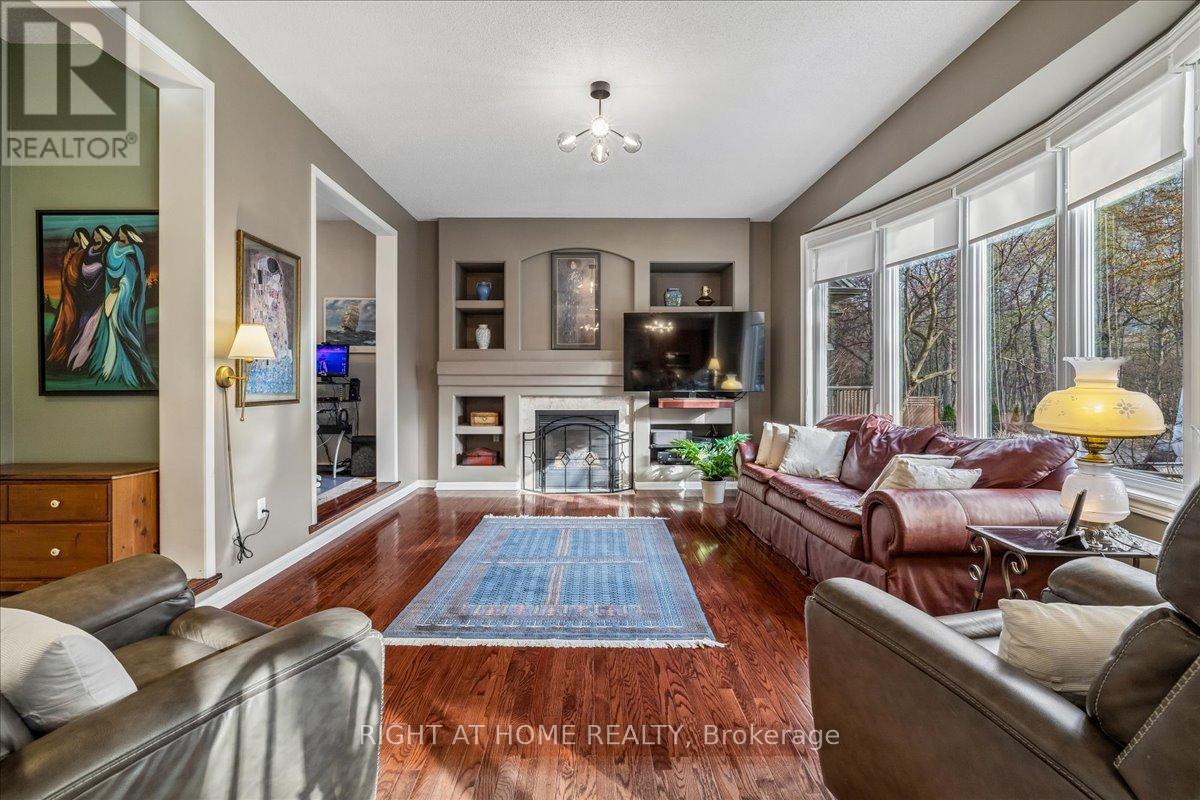 2021 Oak Grove Place, Burlington (Orchard), Ontario  L7L 6M8 - Photo 9 - W13087284