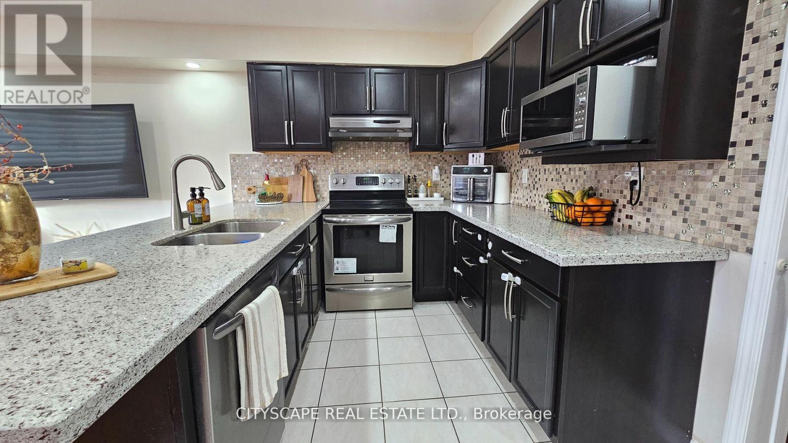 1408 Quest Circle, Mississauga, Ontario  L5N 8B4 - Photo 12 - W13087316