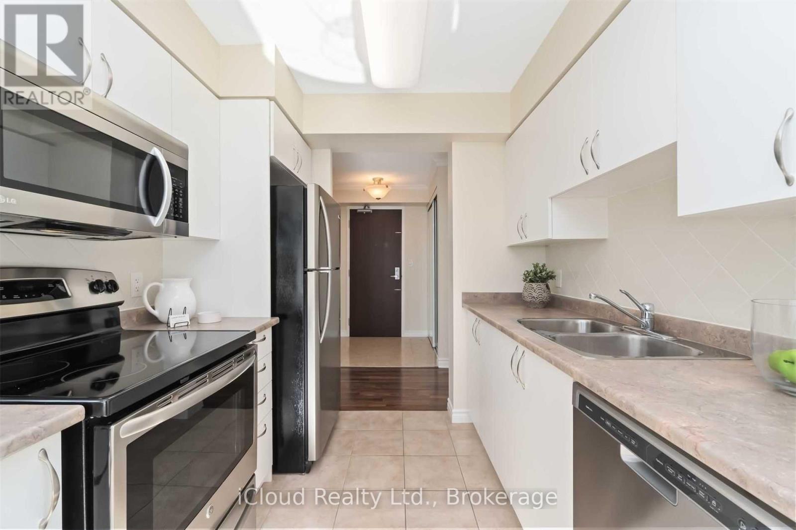811 - 335 Rathburn Road W, Mississauga (City Centre), Ontario  L5B 0C8 - Photo 10 - W13087322