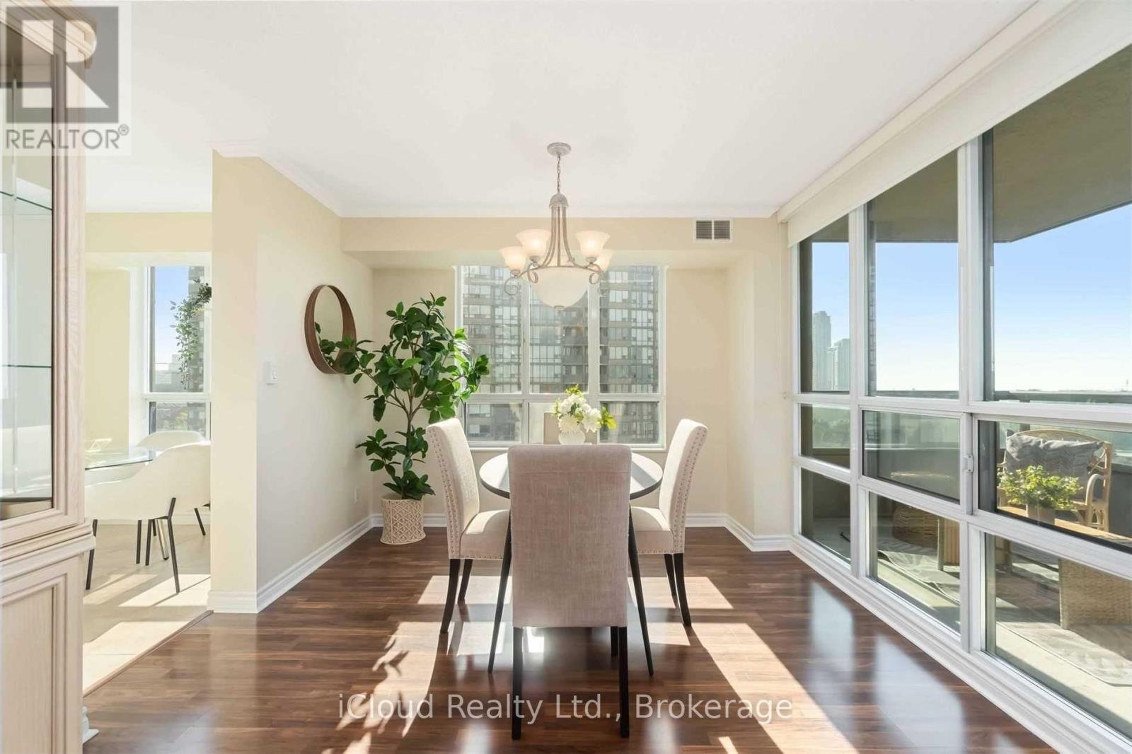 811 - 335 Rathburn Road W, Mississauga (City Centre), Ontario  L5B 0C8 - Photo 6 - W13087322