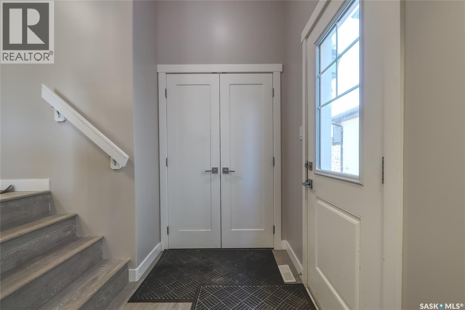 1732 Mustard Street, Regina, Saskatchewan  S4Y 0G1 - Photo 3 - SK034817