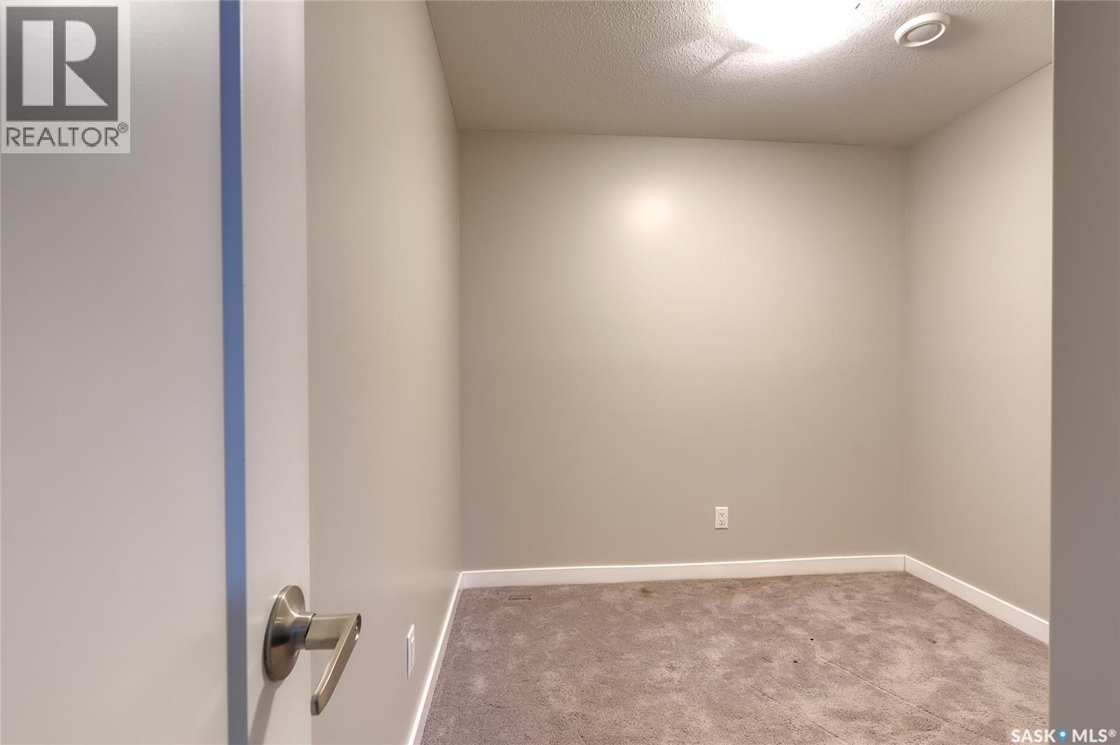 1732 Mustard Street, Regina, Saskatchewan  S4Y 0G1 - Photo 31 - SK034817