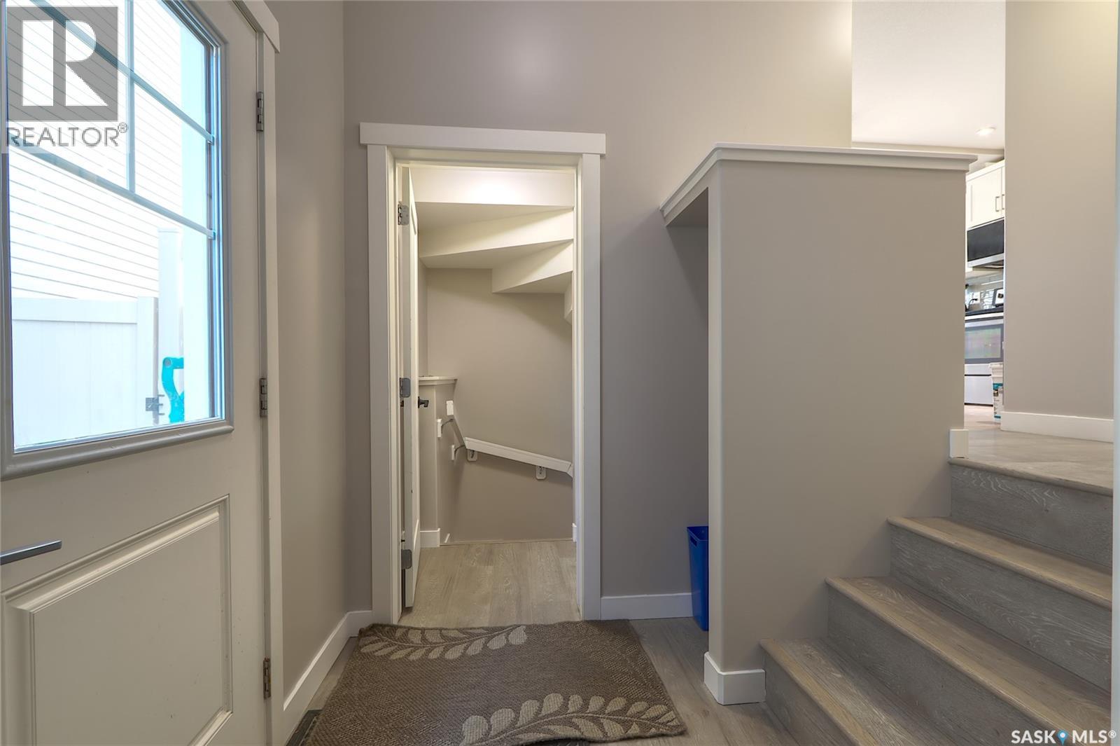 1732 Mustard Street, Regina, Saskatchewan  S4Y 0G1 - Photo 4 - SK034817