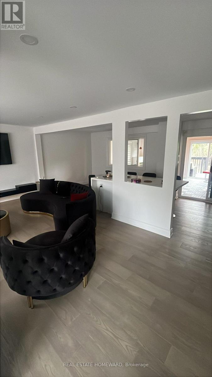 Main - 932 Elgin Street, Newmarket, Ontario  L3Y 3C1 - Photo 3 - N13074552