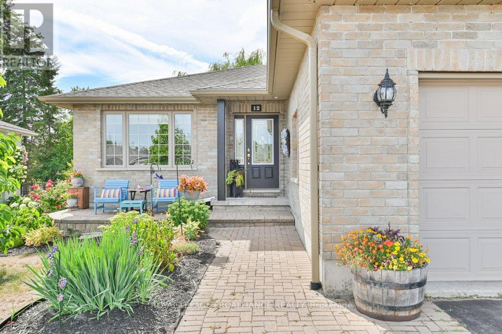 12 Stonegate Crescent, Quinte West, Ontario  K0K 2C0 - Photo 5 - X12984960