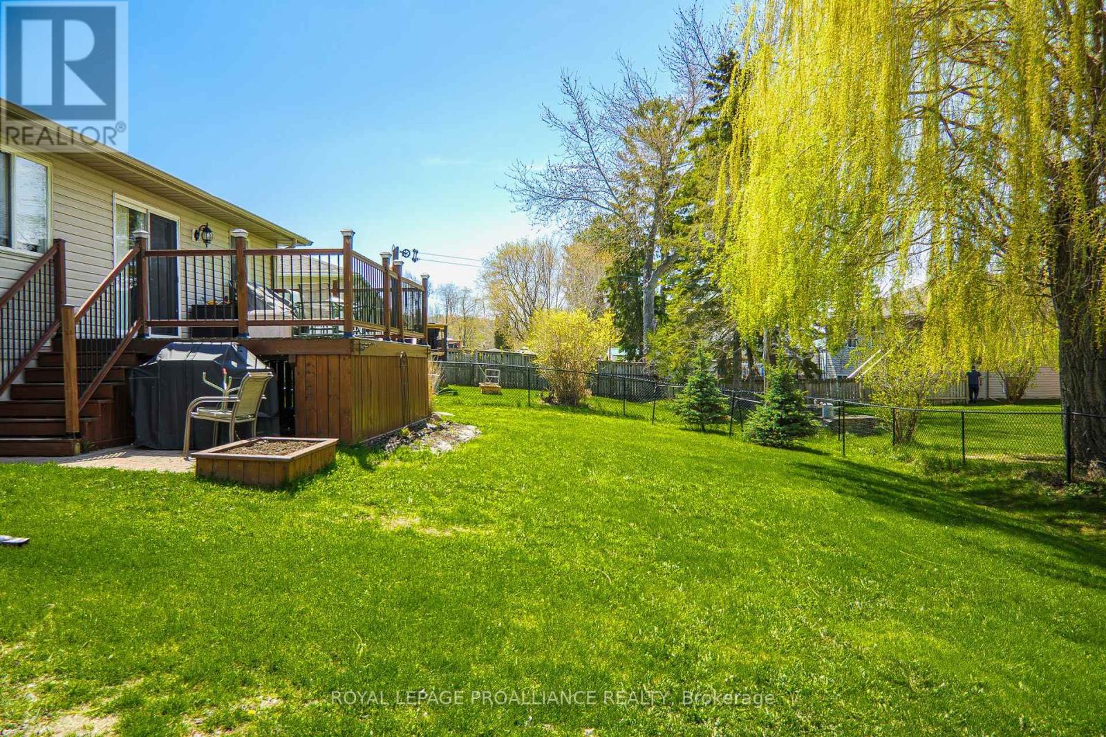 12 Stonegate Crescent, Quinte West, Ontario  K0K 2C0 - Photo 35 - X12984960