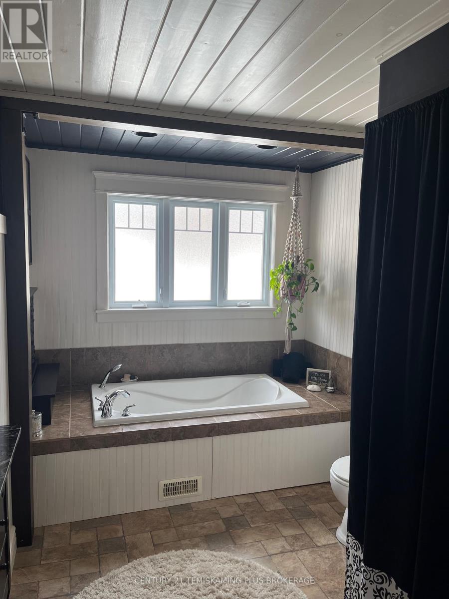 7 Poplar Crescent, Temagami, Ontario  P0H 2H0 - Photo 30 - X13069128