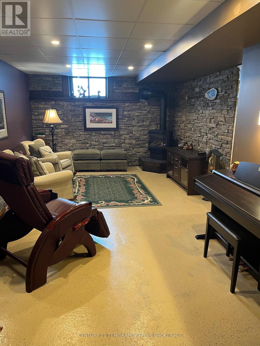 7 Poplar Crescent, Temagami, Ontario  P0H 2H0 - Photo 34 - X13069128