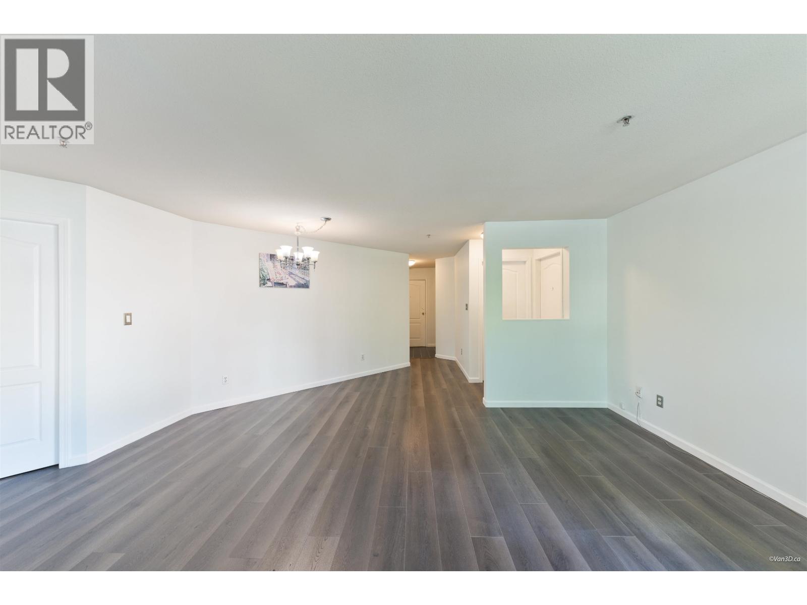 214 2401 Hawthorne Avenue, Port Coquitlam, British Columbia  V3C 6E9 - Photo 2 - R3119621