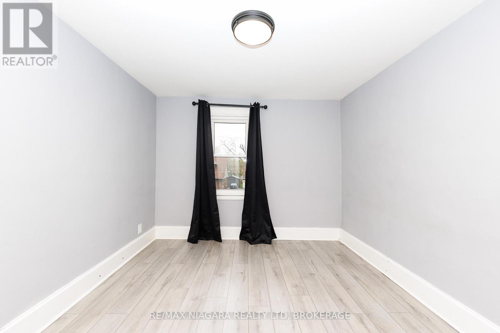 5011 Fifth Avenue, Niagara Falls, Ontario  L2E 4S6 - Photo 21 - X12947980