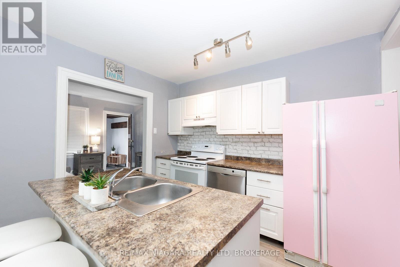 5011 Fifth Avenue, Niagara Falls, Ontario  L2E 4S6 - Photo 8 - X12947980