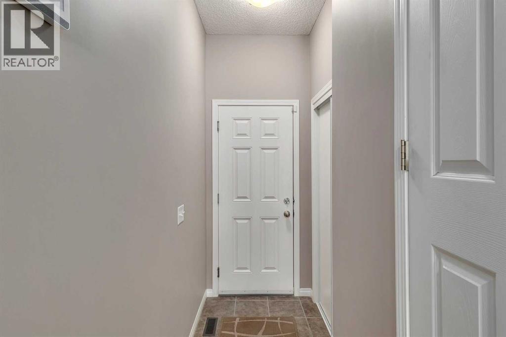 2 Windstone Lane SW, Airdrie, Alberta  T4B 0N7 - Photo 13 - A2303488