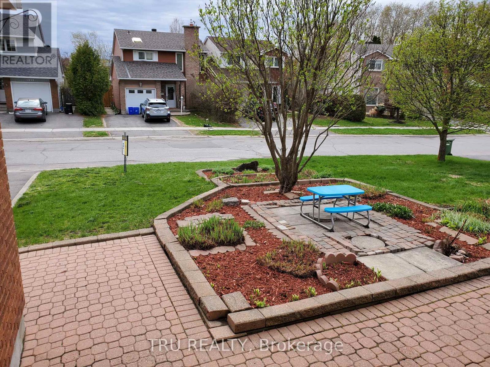 1078 St Emmanuel Terrace, Ottawa, Ontario  K1C 2J7 - Photo 3 - X13055176