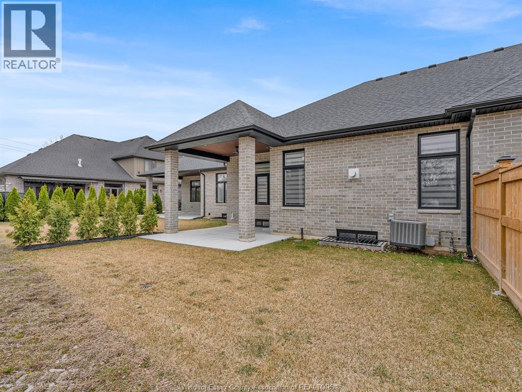 236 Manor's Grove, Lakeshore, Ontario  N8N 0E8 - Photo 46 - 26010137