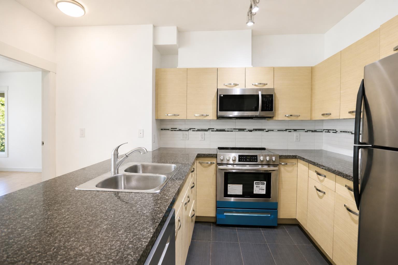 108 33539 Holland Avenue, Abbotsford, British Columbia  V2S 0C6 - Photo 8 - R3118799