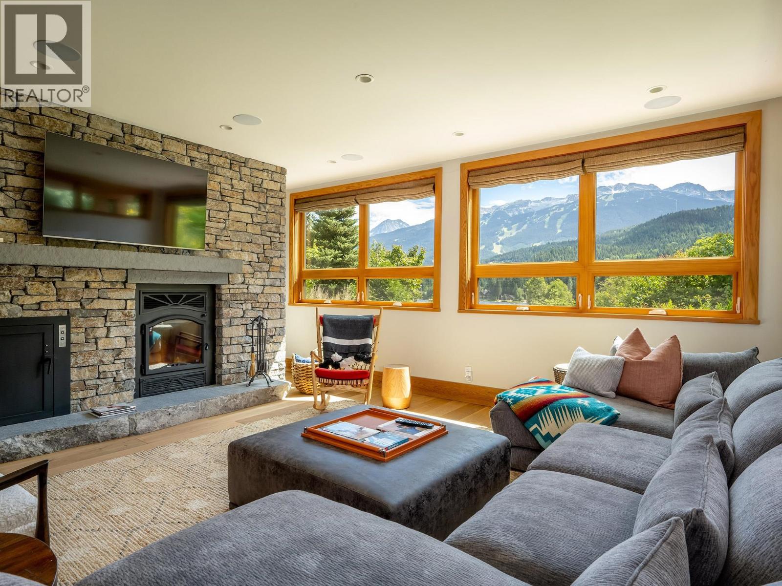 5520 Old Mill Lane, Whistler, British Columbia  V8E 0C4 - Photo 21 - R3119929