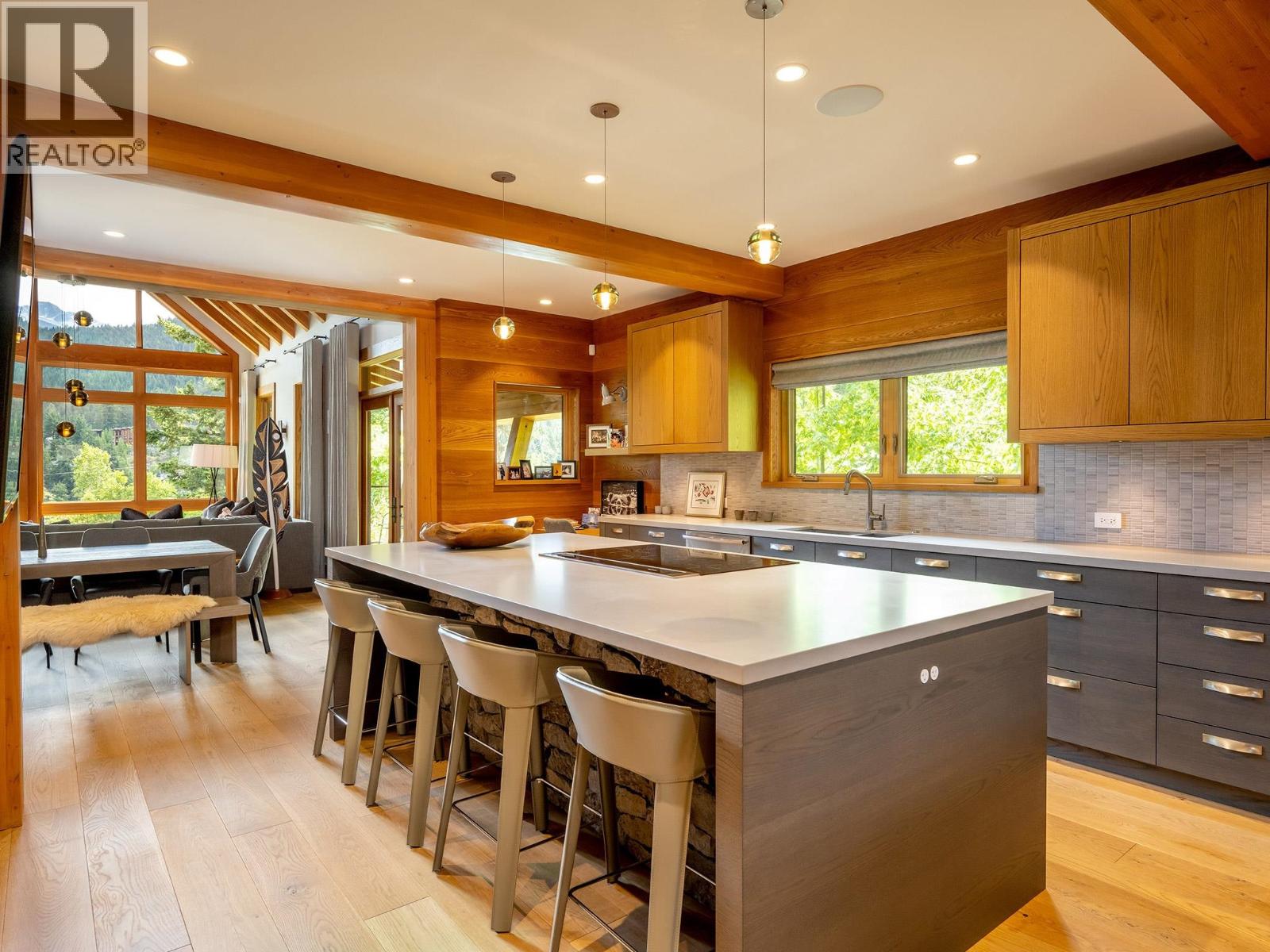 5520 Old Mill Lane, Whistler, British Columbia  V8E 0C4 - Photo 7 - R3119929