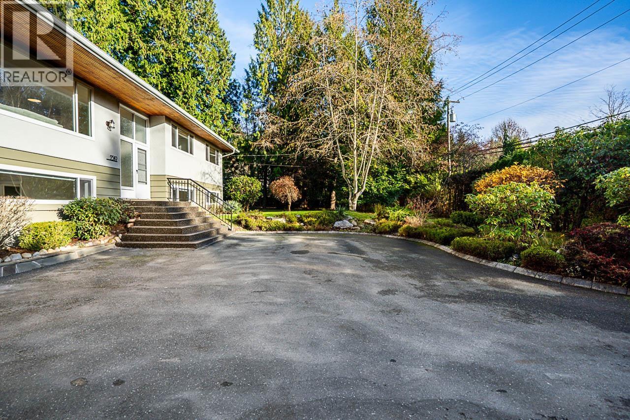 2519 East Road, Anmore, British Columbia  V3H 5G9 - Photo 3 - R3119939