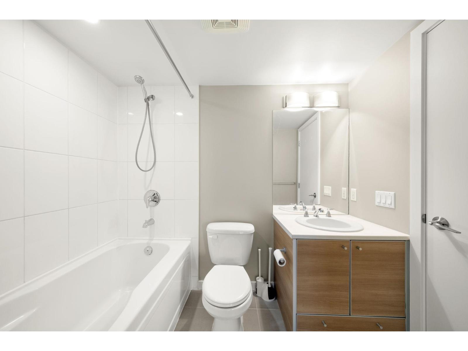 1310 13688 100 Avenue, Surrey, British Columbia  V3T 0G5 - Photo 11 - R3119995