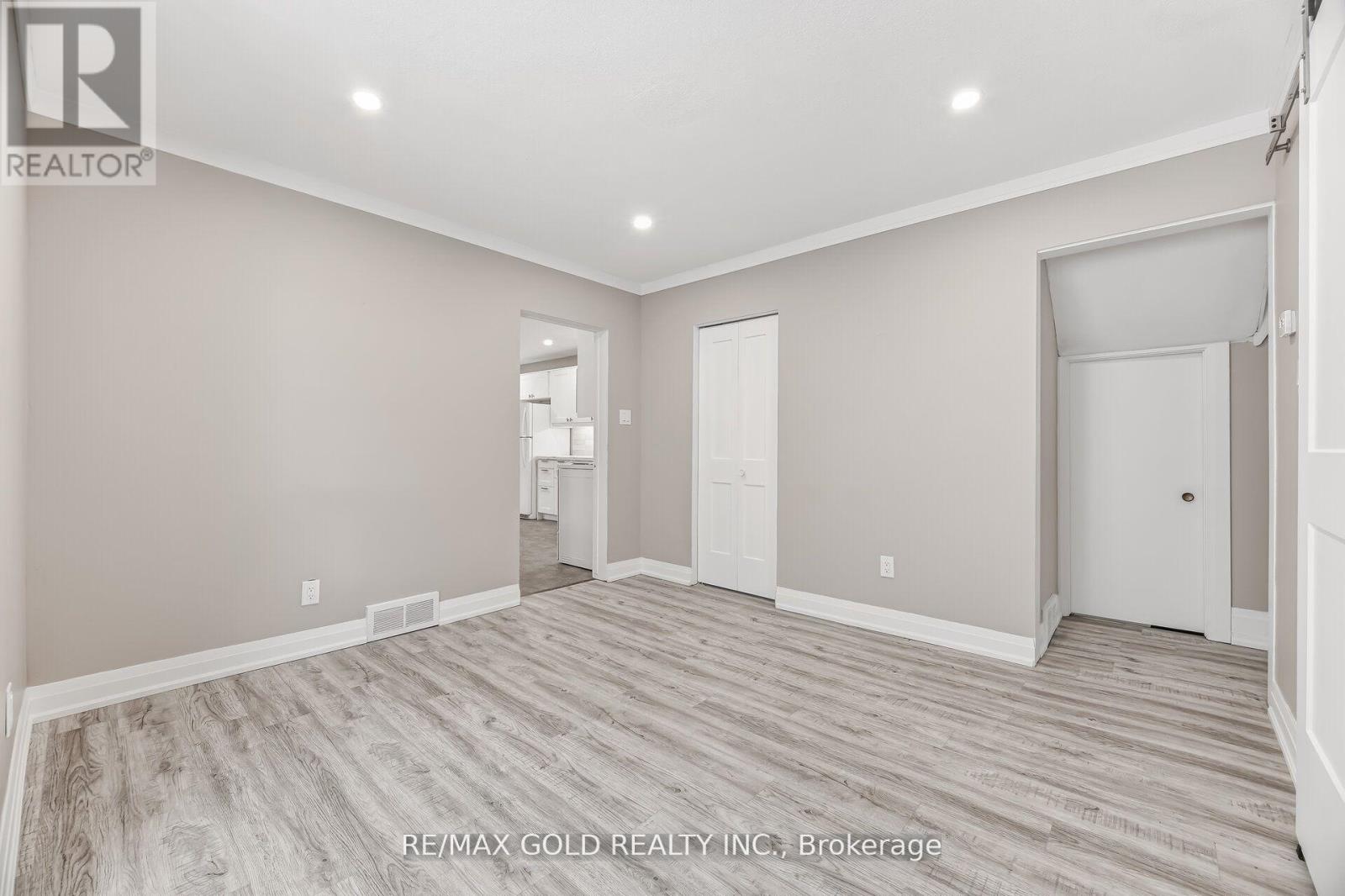 4445 Simcoe Street, Niagara Falls (Downtown), Ontario  L2E 1T7 - Photo 17 - X13087370