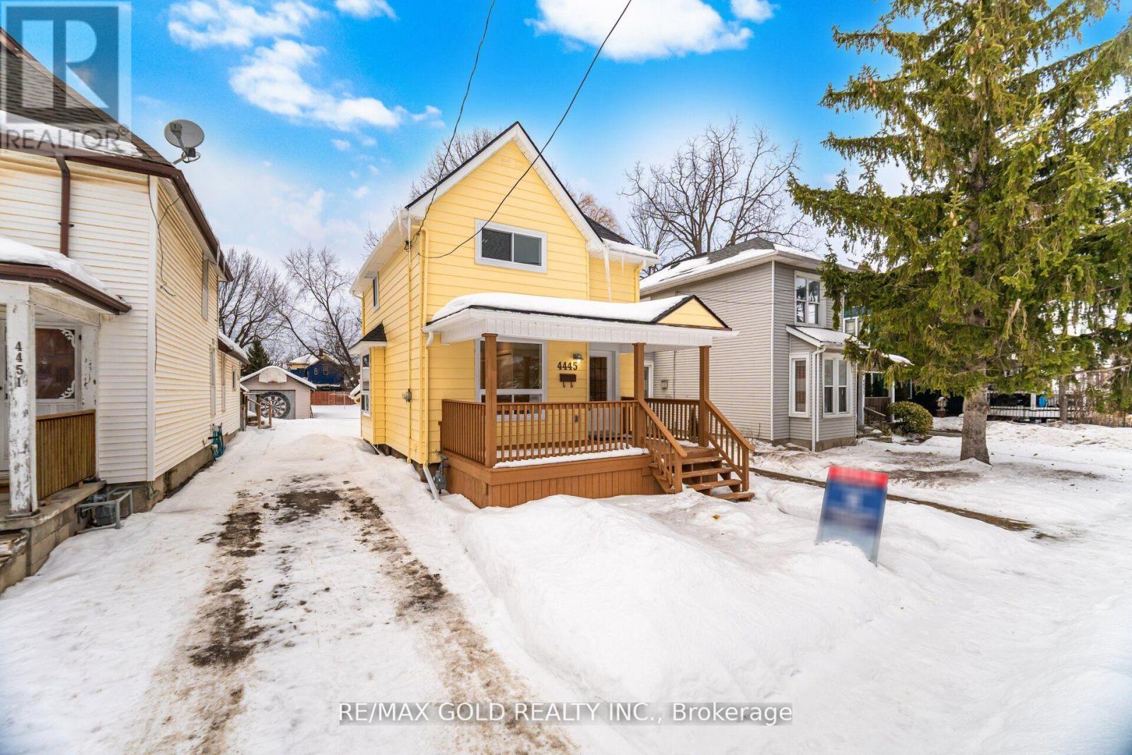 4445 Simcoe Street, Niagara Falls (Downtown), Ontario  L2E 1T7 - Photo 4 - X13087370
