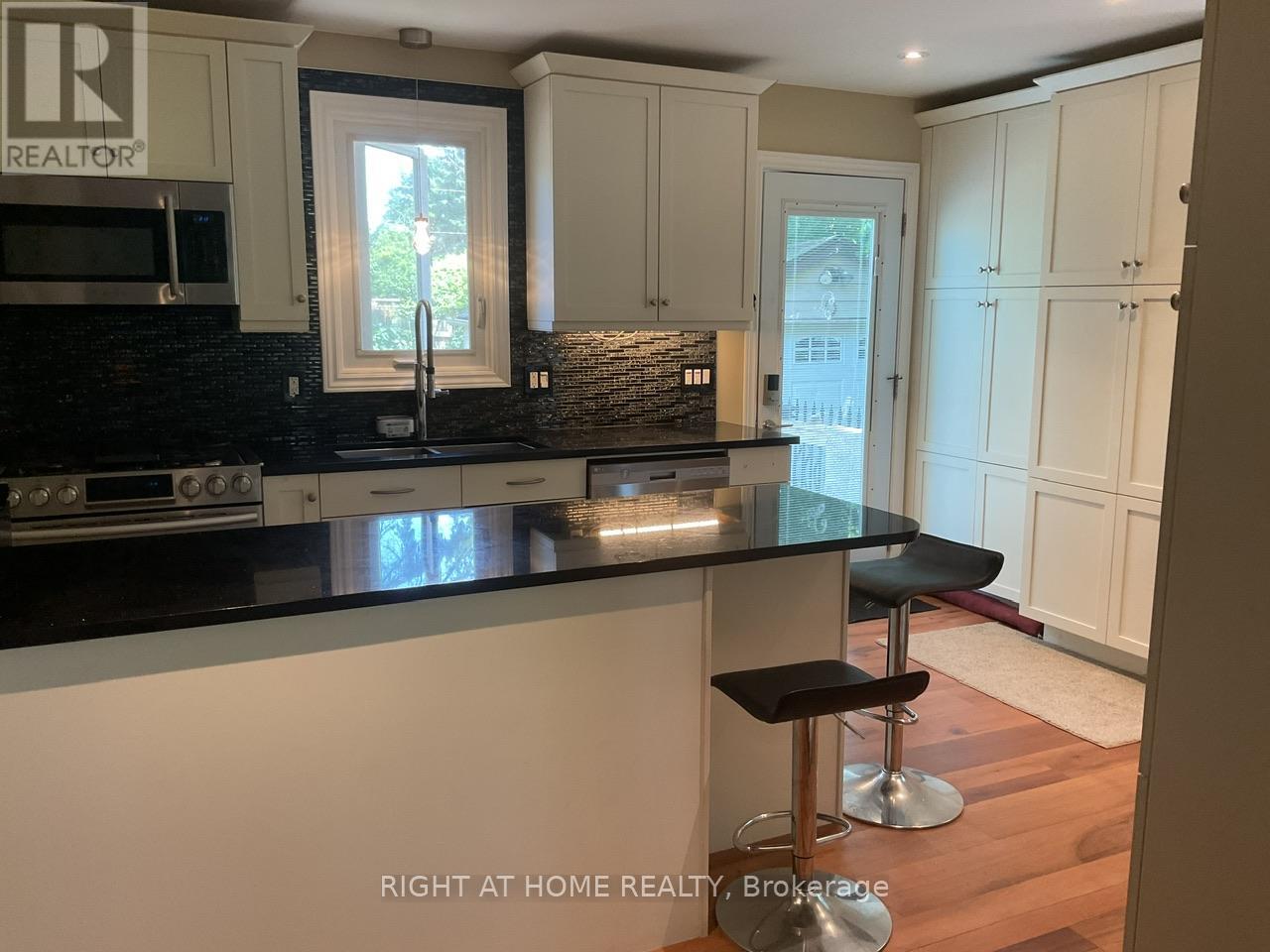 2 Columbia Street E, St. Catharines (Downtown), Ontario  L2R 5H6 - Photo 19 - X13087408