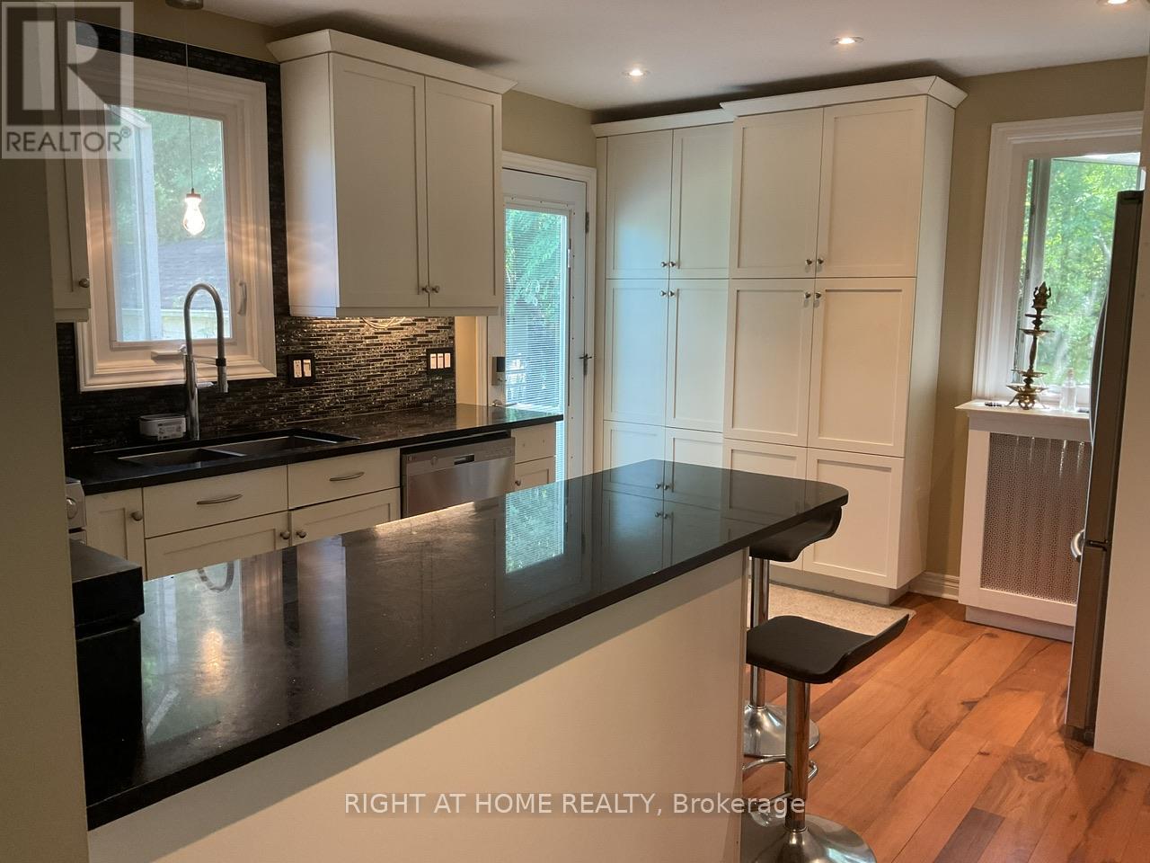 2 Columbia Street E, St. Catharines (Downtown), Ontario  L2R 5H6 - Photo 20 - X13087408