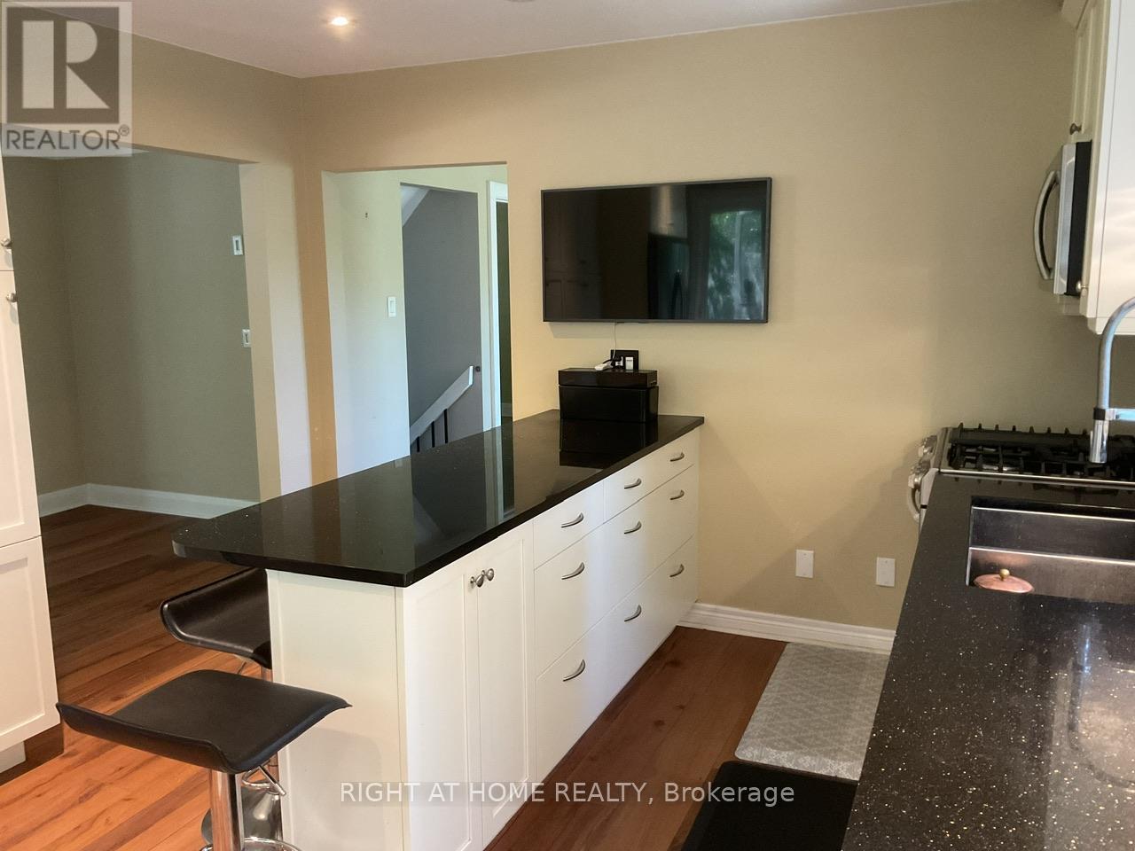 2 Columbia Street E, St. Catharines (Downtown), Ontario  L2R 5H6 - Photo 21 - X13087408
