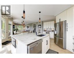 1027 James Hockey Place, Kelowna, British Columbia  V1X 7L2 - Photo 12 - 10385859