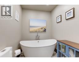 1027 James Hockey Place, Kelowna, British Columbia  V1X 7L2 - Photo 21 - 10385859