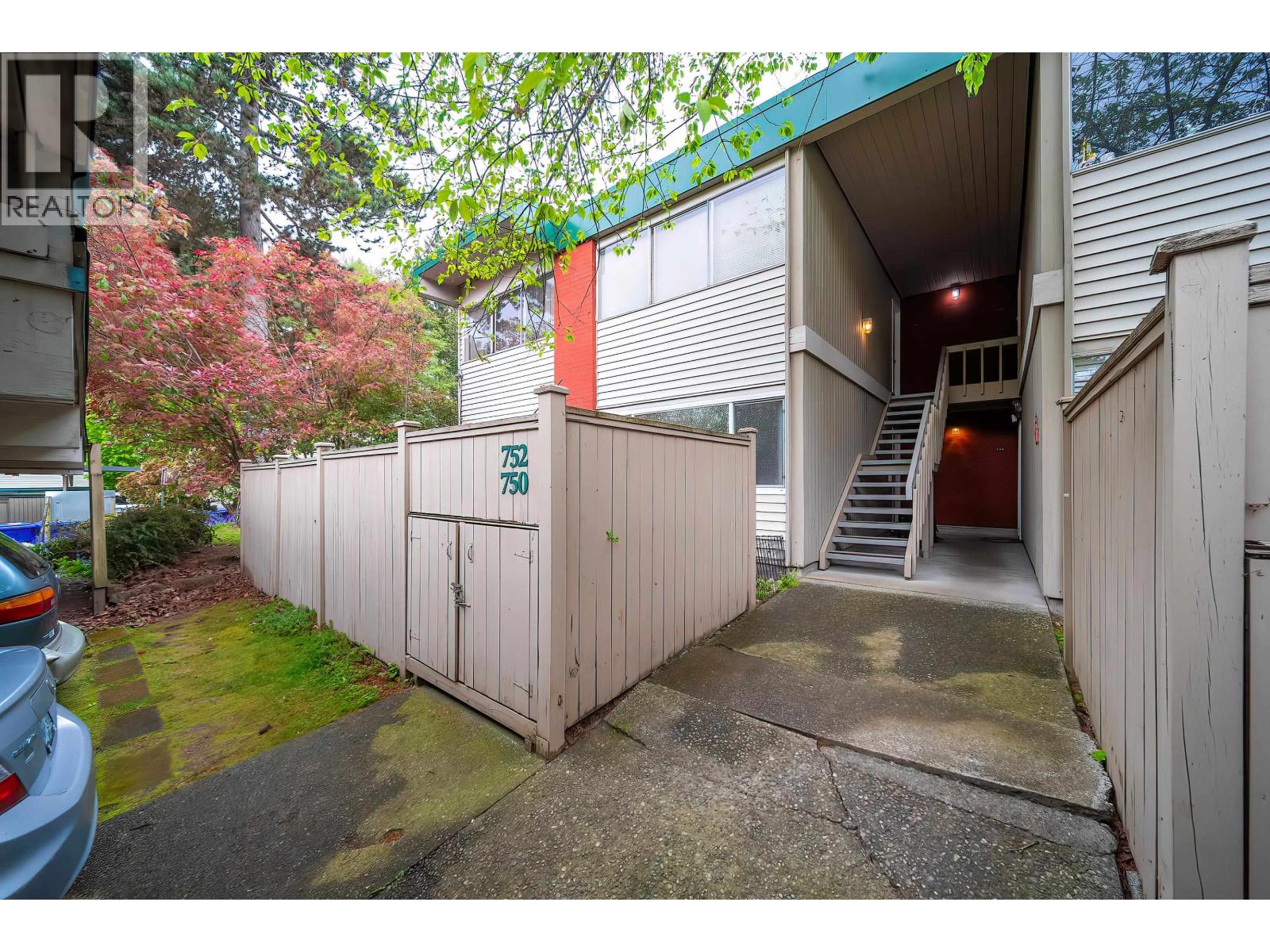 750 Westview Crescent, Vancouver, British Columbia  V7N 3X8 - Photo 1 - R3119758