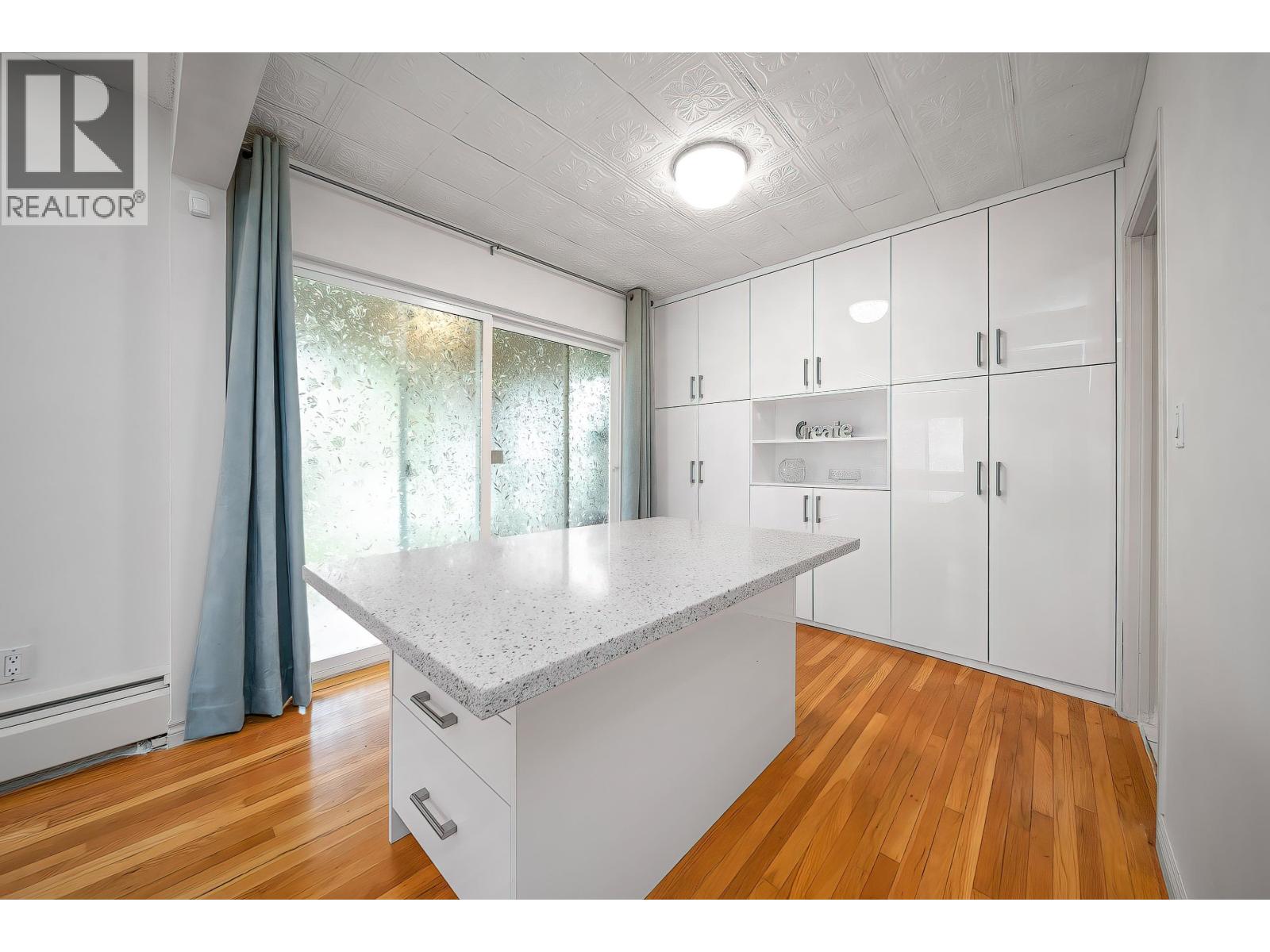 750 Westview Crescent, Vancouver, British Columbia  V7N 3X8 - Photo 5 - R3119758