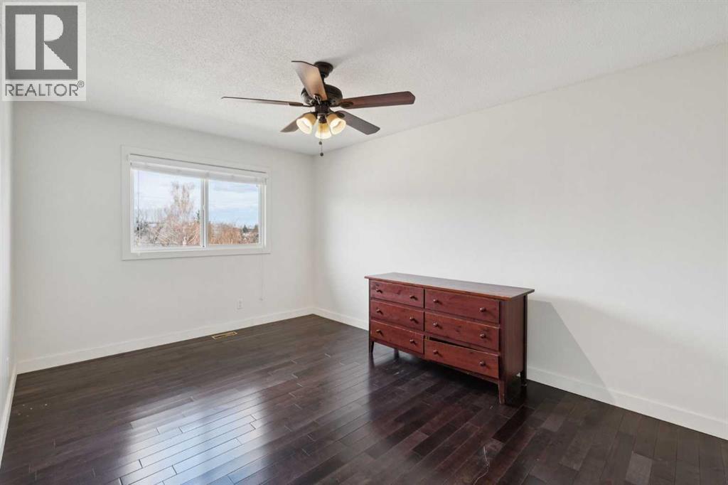 214 Springwood Place Sw, Calgary, Alberta  T2W 0L3 - Photo 13 - A2307366