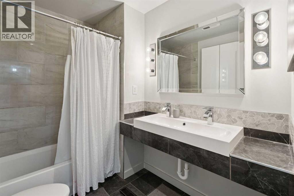 214 Springwood Place Sw, Calgary, Alberta  T2W 0L3 - Photo 15 - A2307366