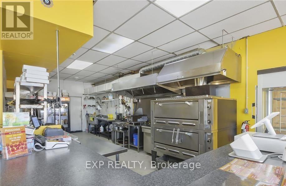 1009 Merivale Road, Ottawa, Ontario  K1Z 6A6 - Photo 7 - X13087460