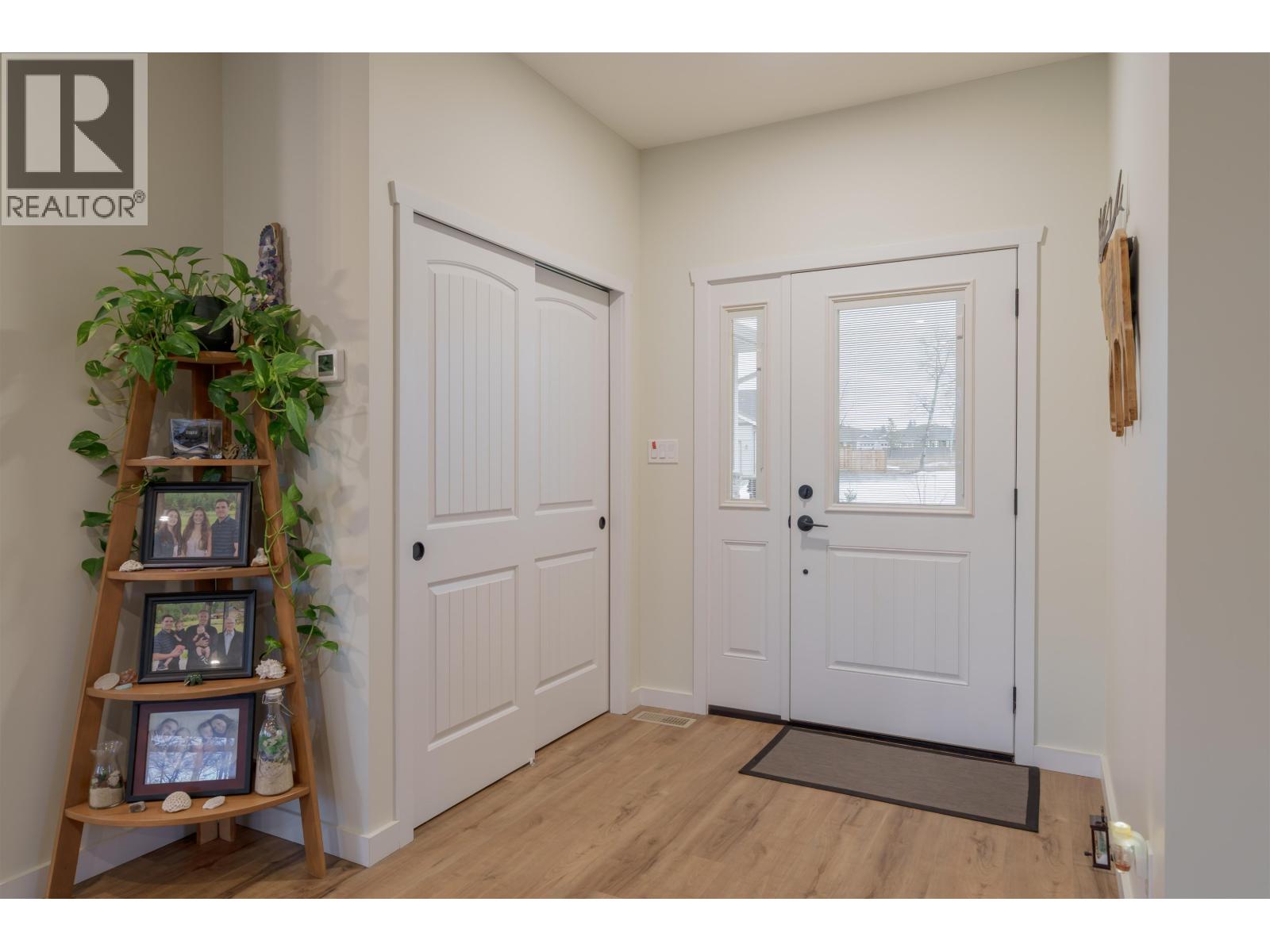 314 Sandhill Crescent, 100 Mile House, British Columbia  V0K 2E0 - Photo 11 - R3080409