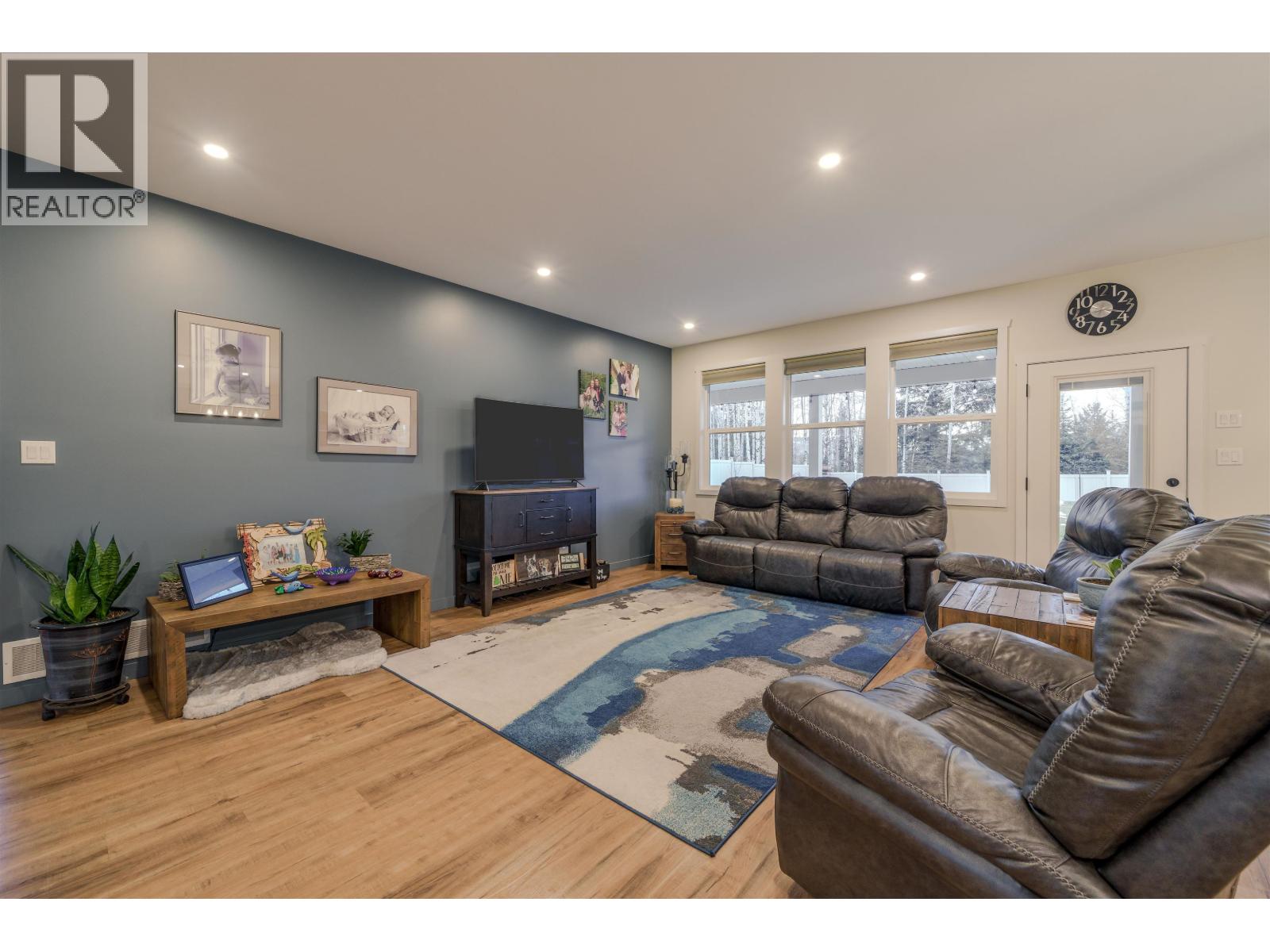 314 Sandhill Crescent, 100 Mile House, British Columbia  V0K 2E0 - Photo 10 - R3080409