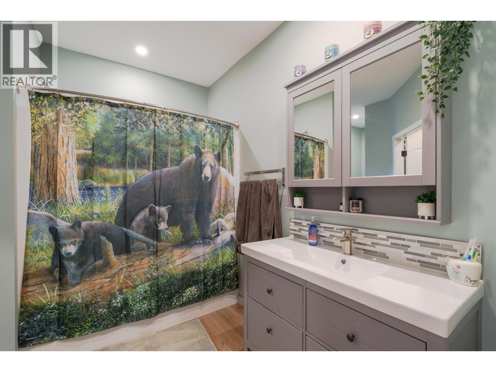 314 Sandhill Crescent, 100 Mile House, British Columbia  V0K 2E0 - Photo 15 - R3080409