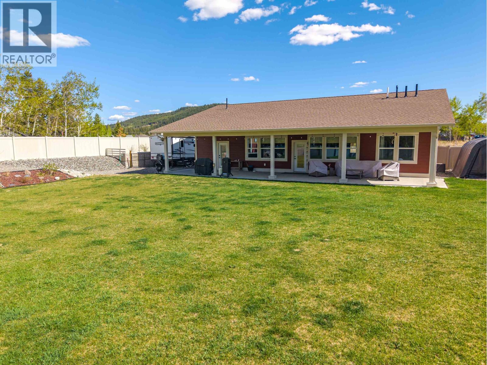 314 Sandhill Crescent, 100 Mile House, British Columbia  V0K 2E0 - Photo 26 - R3080409
