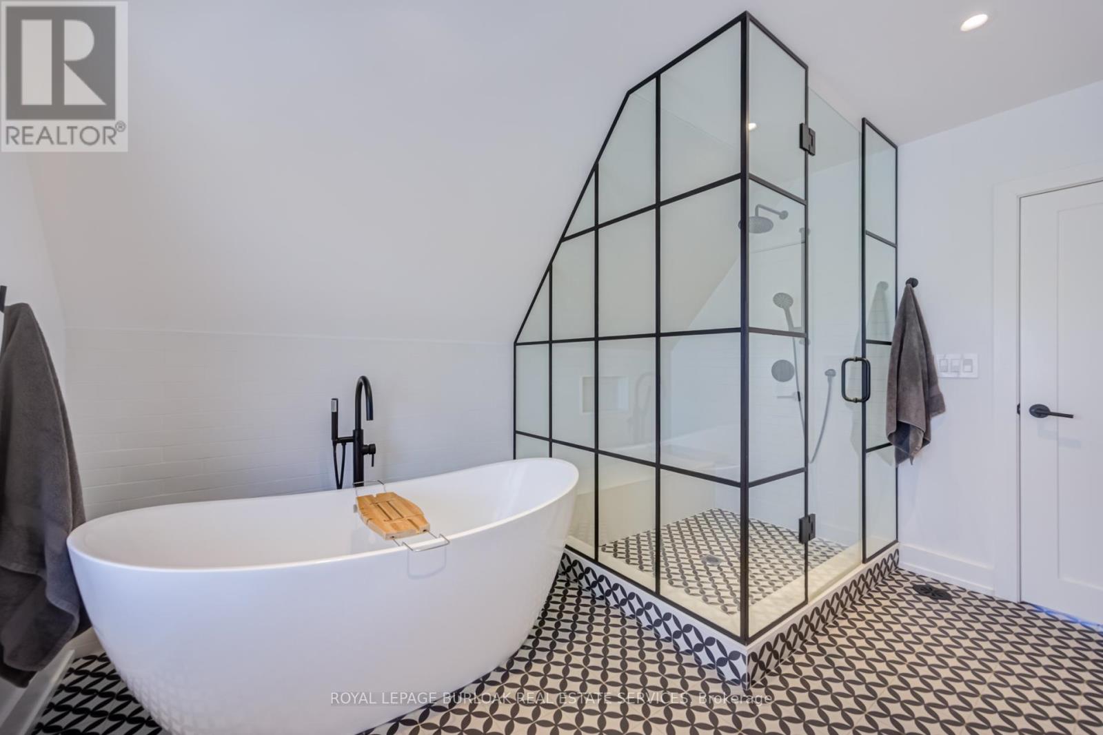103 Harcourt Avenue, Toronto, Ontario  M4J 1J3 - Photo 34 - E13087412