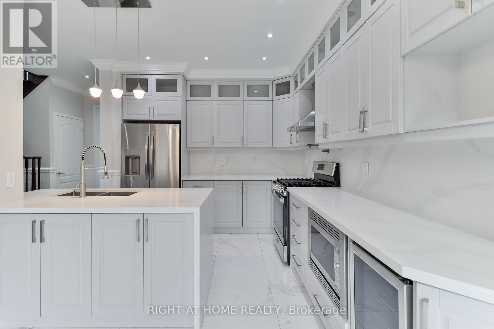 Main + Upper - 186 Cosgrove Drive, Oshawa, Ontario  L1L 0K5 - Photo 14 - E13087414