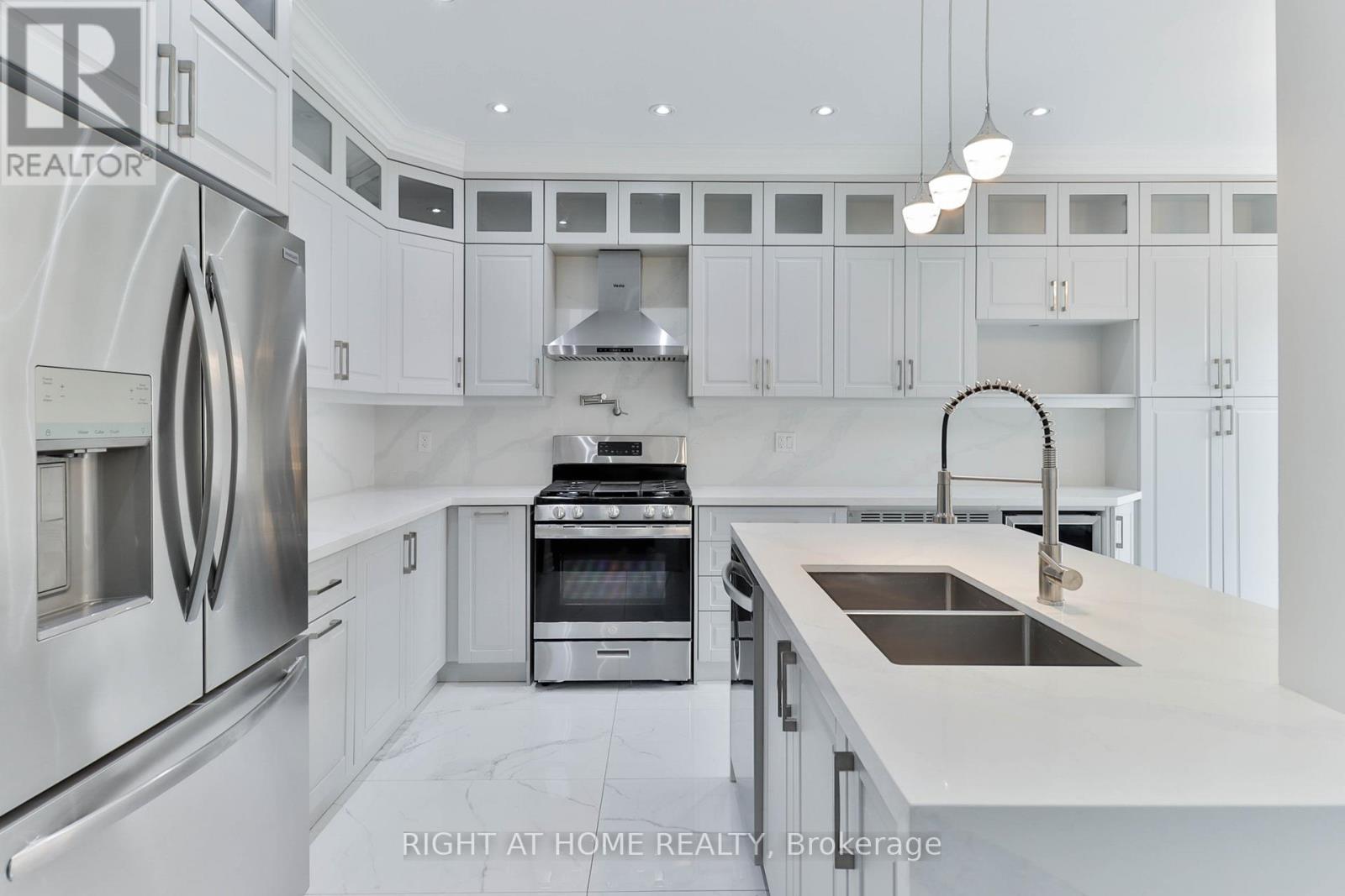 Main + Upper - 186 Cosgrove Drive, Oshawa, Ontario  L1L 0K5 - Photo 15 - E13087414
