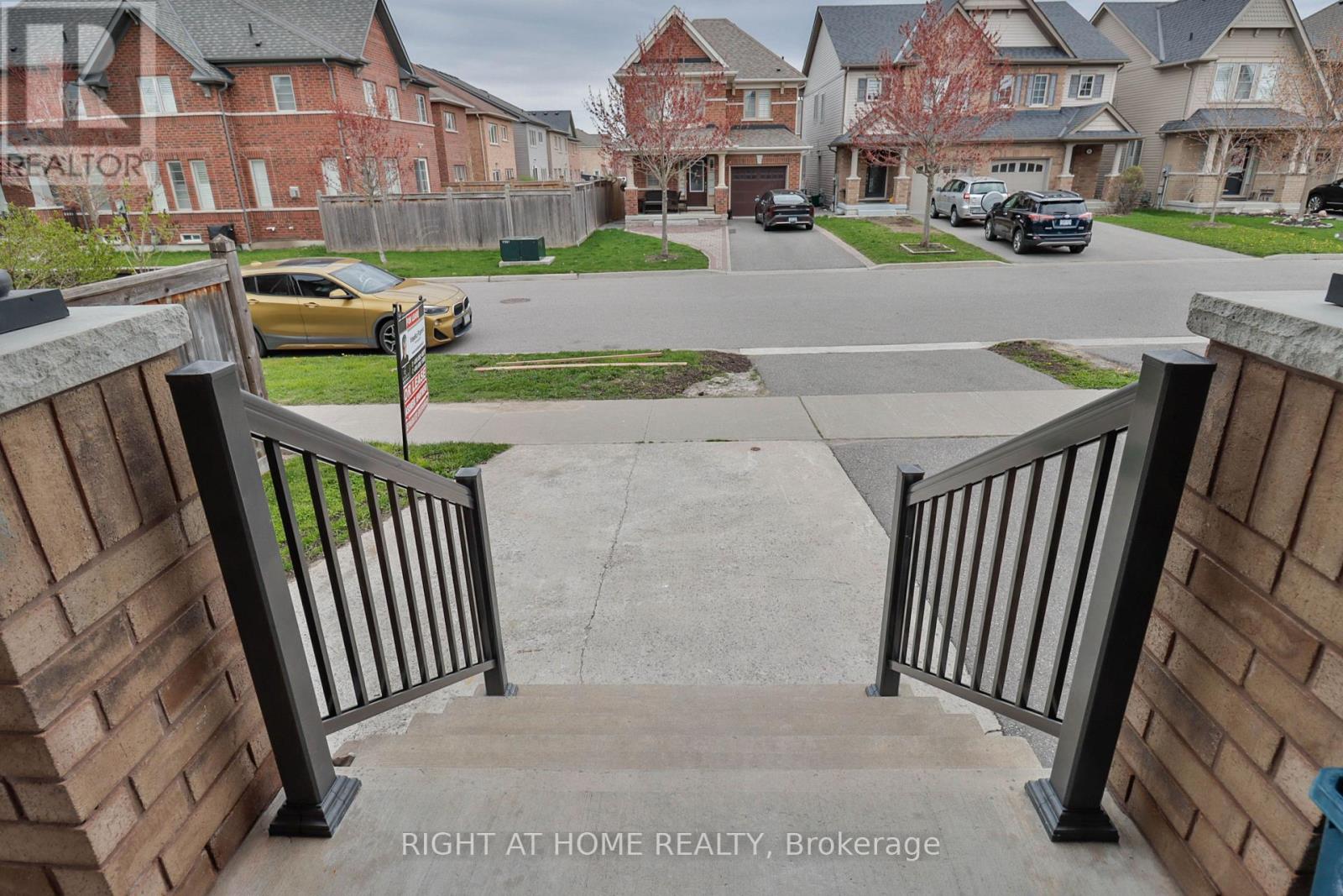 Main + Upper - 186 Cosgrove Drive, Oshawa, Ontario  L1L 0K5 - Photo 3 - E13087414