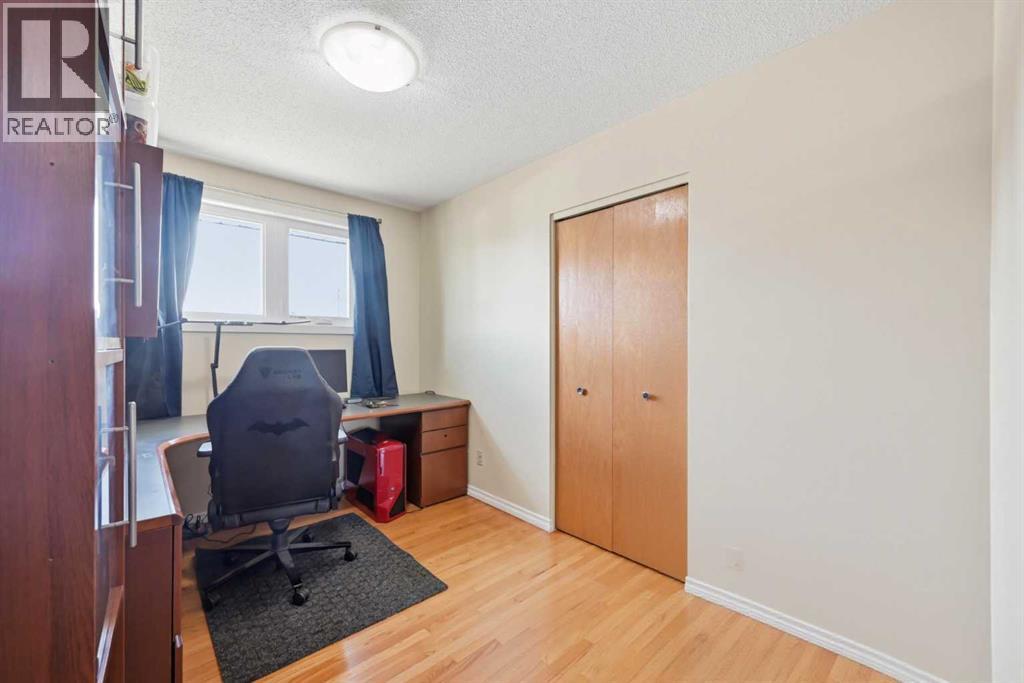 1012 Riddell Place SE, Calgary, Alberta  T2A 1Y5 - Photo 17 - A2306511