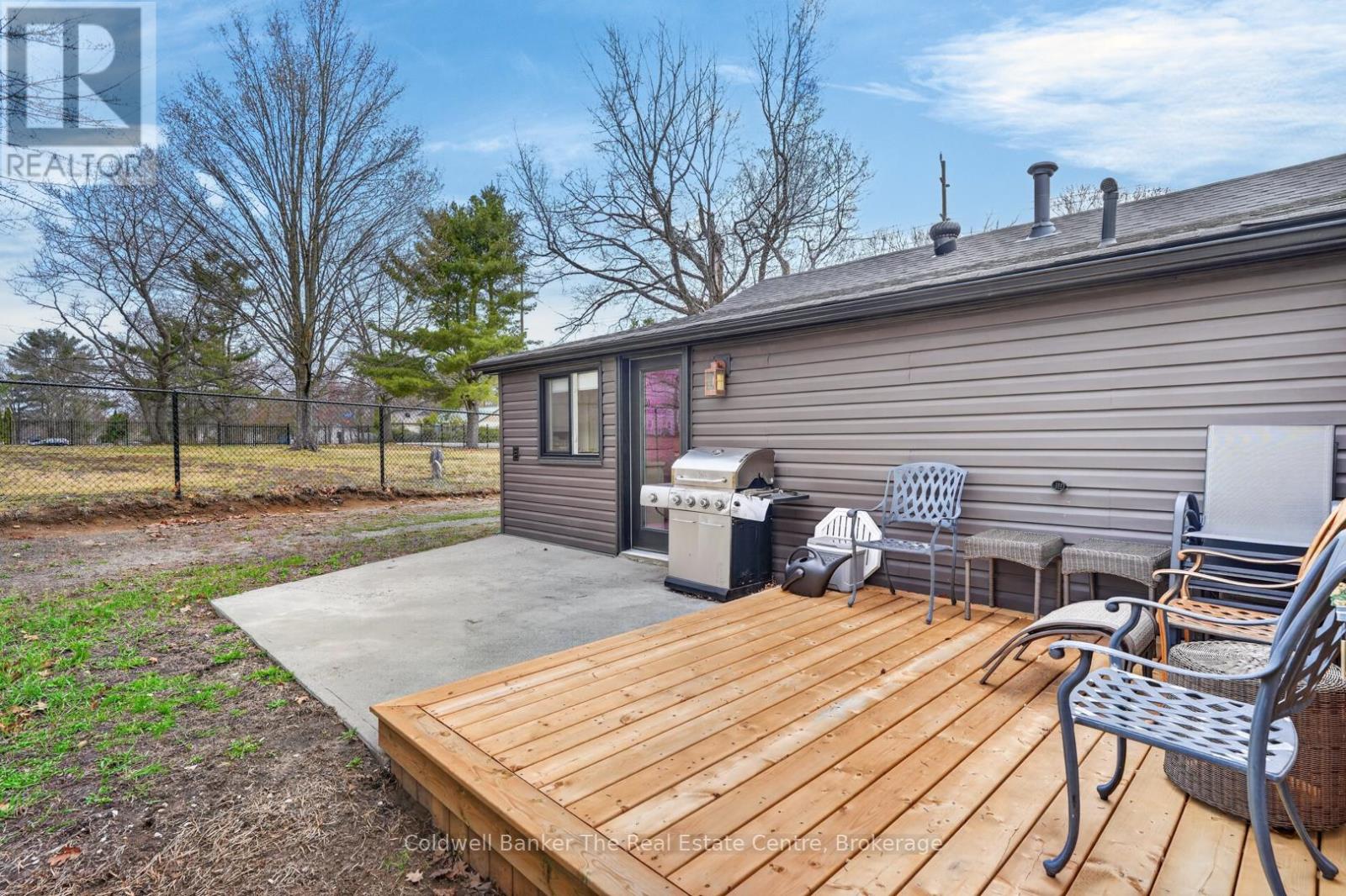 935 First Street S, Gravenhurst, Ontario  P1P 1K3 - Photo 27 - X13087466