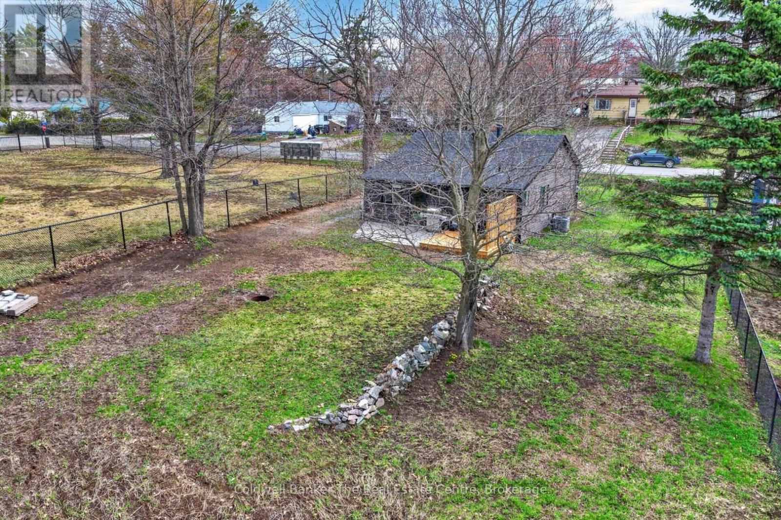 935 First Street S, Gravenhurst, Ontario  P1P 1K3 - Photo 32 - X13087466
