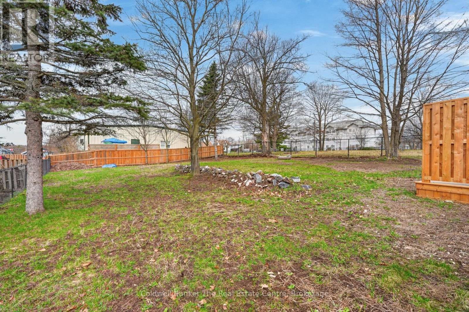 935 First Street S, Gravenhurst, Ontario  P1P 1K3 - Photo 33 - X13087466
