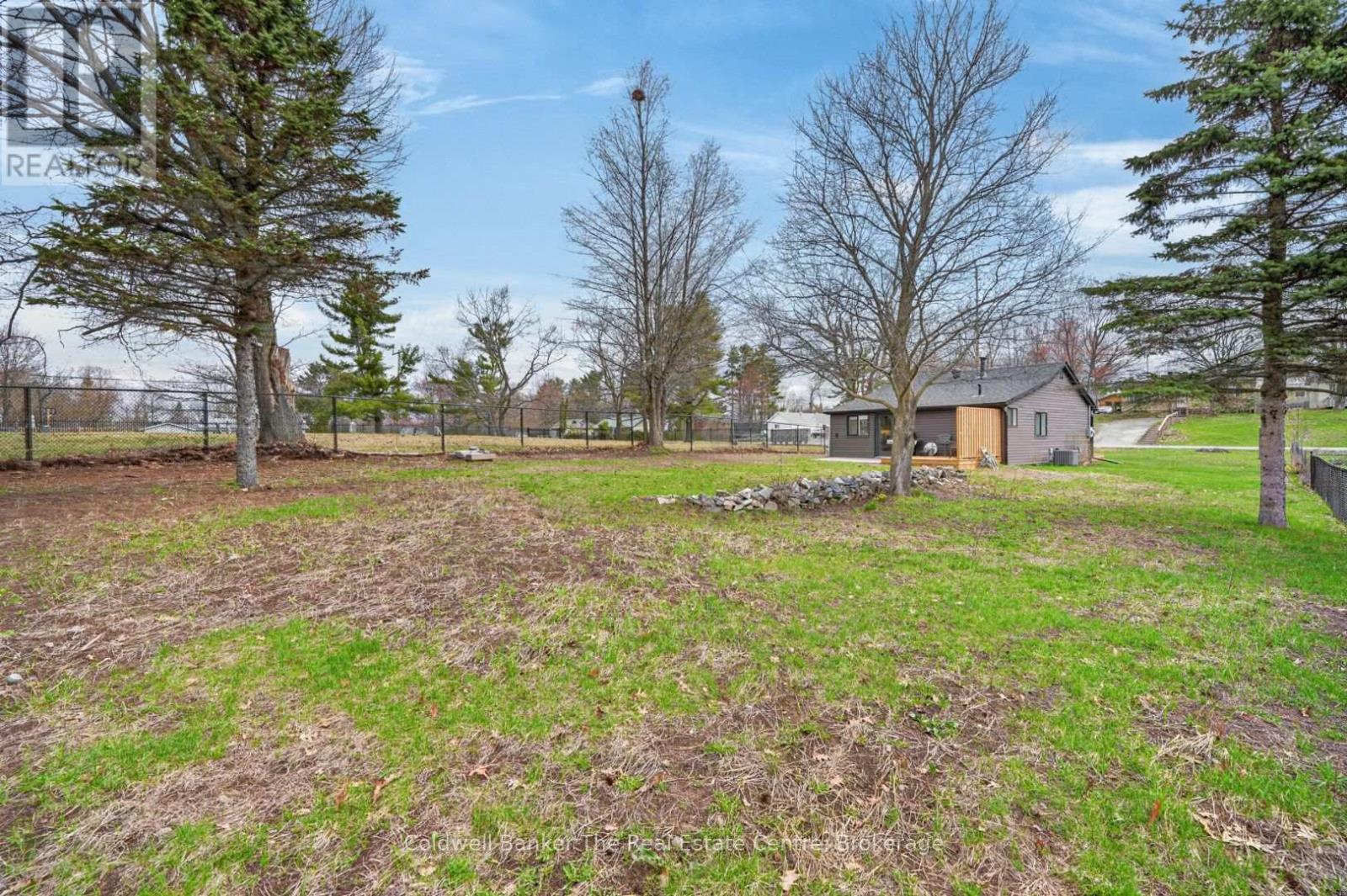 935 First Street S, Gravenhurst, Ontario  P1P 1K3 - Photo 34 - X13087466